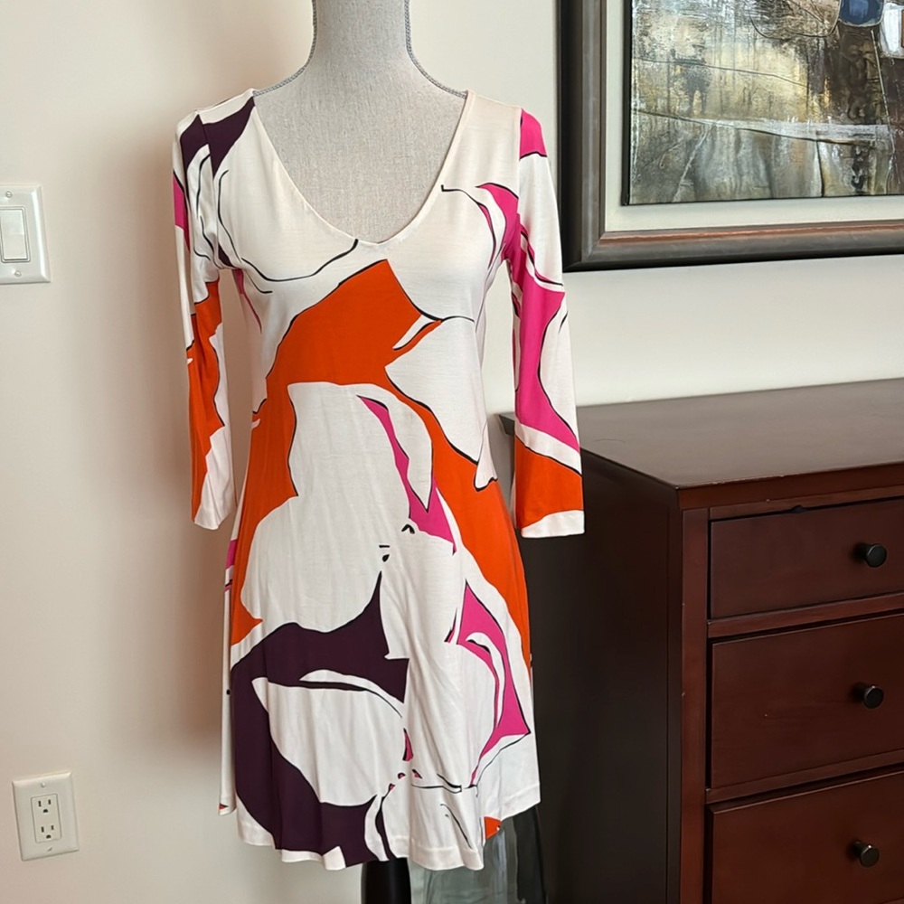 Diane vin Furstenberg Classic Tshirt dress, size 2